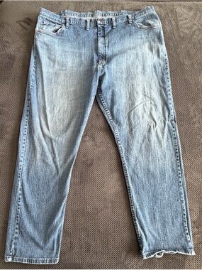 Wrangler Men's Light Wash Relaxed Jeans